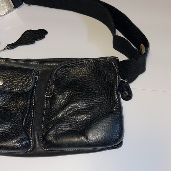 Roots Canada Vintage Black Pebbled Leather Fanny Pack - Picture 6 of 14